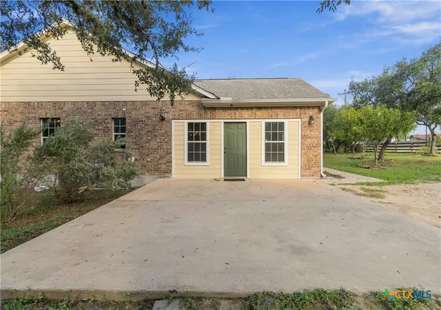 Photo 4 of Single family home for sale at 205 Homestead Rd, Kyle, TX 78640 | MLS# 627187 | Listing updated on 2026-10-07