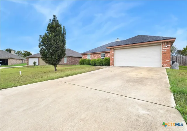 Photo 4 of Single family home for sale at 211 Mccullough Loop, Temple, TX 76502 | MLS# 625870 | Listing updated on 2026-10-07