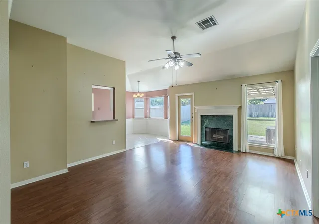 Photo 3 of Single family home for sale at 1618 Bent Oak Dr, Temple, TX 76502 | MLS# 627247 | Listing updated on 2026-10-07