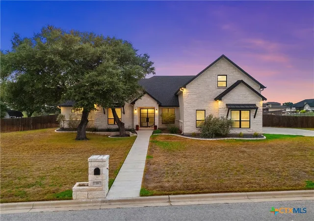Single family home for sale at 18 Cedro Cir, Belton, TX 76513 | MLS# 627258