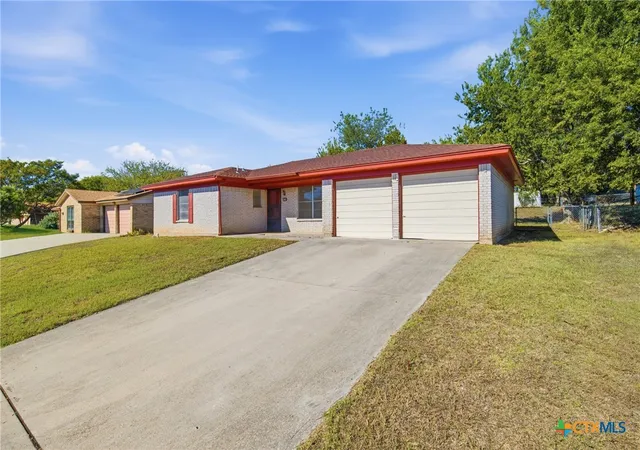 Photo 2 of Single family home for sale at 1004 S 29th Street, Copperas Cove, TX 76522 | MLS# 627203 | Listing updated on 2026-10-07