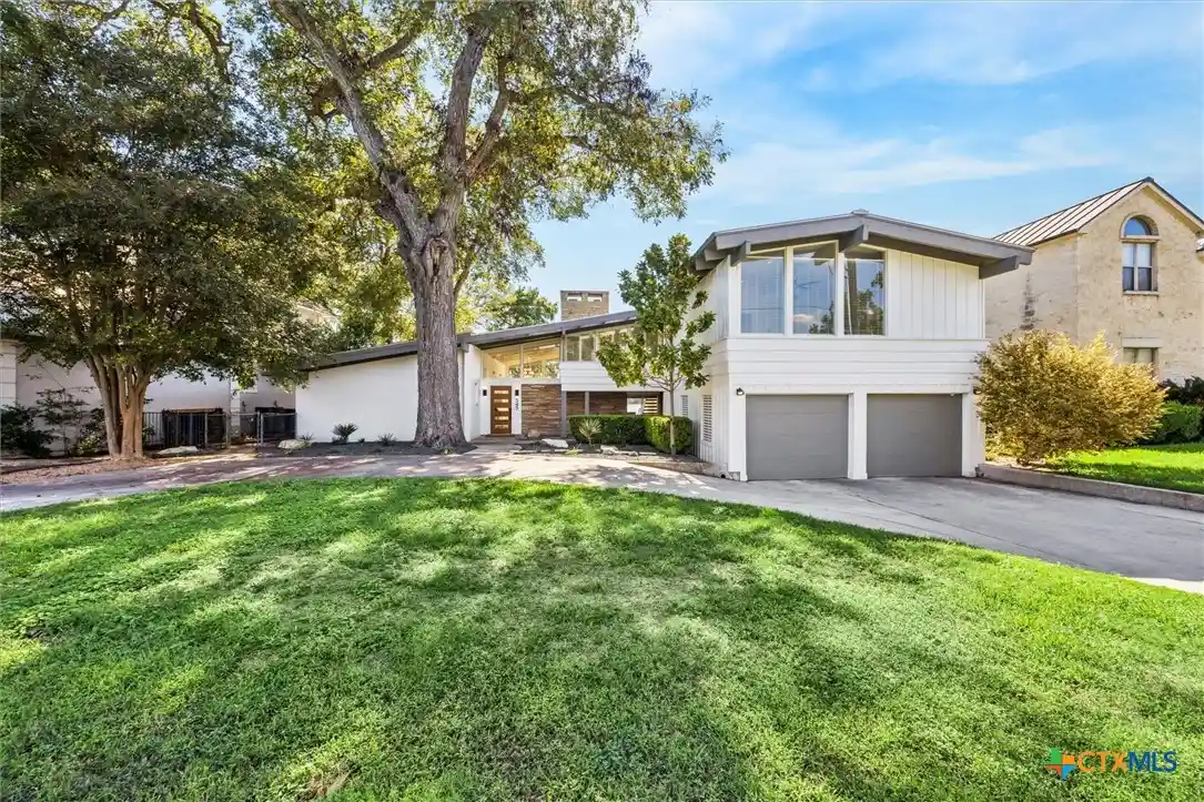 Photo 1 of Single family home for sale at 545 Admiral Benbow Ln, Mc Queeney, TX 78123 | MLS# 627202 | Listing updated on 2026-10-10