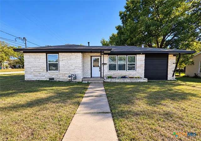 Photo 1 of Single family home for sale at 2526 Oak Dr, Gatesville, TX 76528 | MLS# 627017 | Listing updated on 2026-10-08