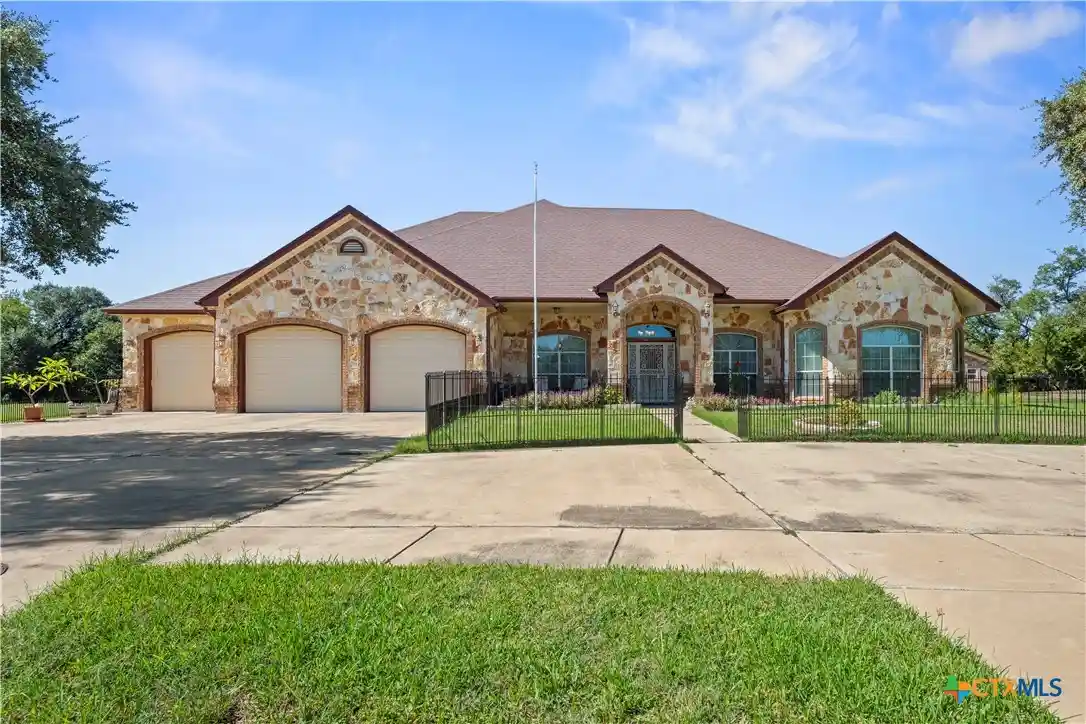 Photo 1 of Single family home for sale at 5005 Deerwood Loop, Killeen, TX 76542 | MLS# 627299 | Listing updated on 2026-10-19