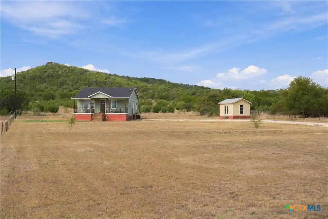 Photo 1 of Single family home for sale at 3051 County Rd 3270, Kempner, TX 76539 | MLS# 627250 | Listing updated on 2026-10-14