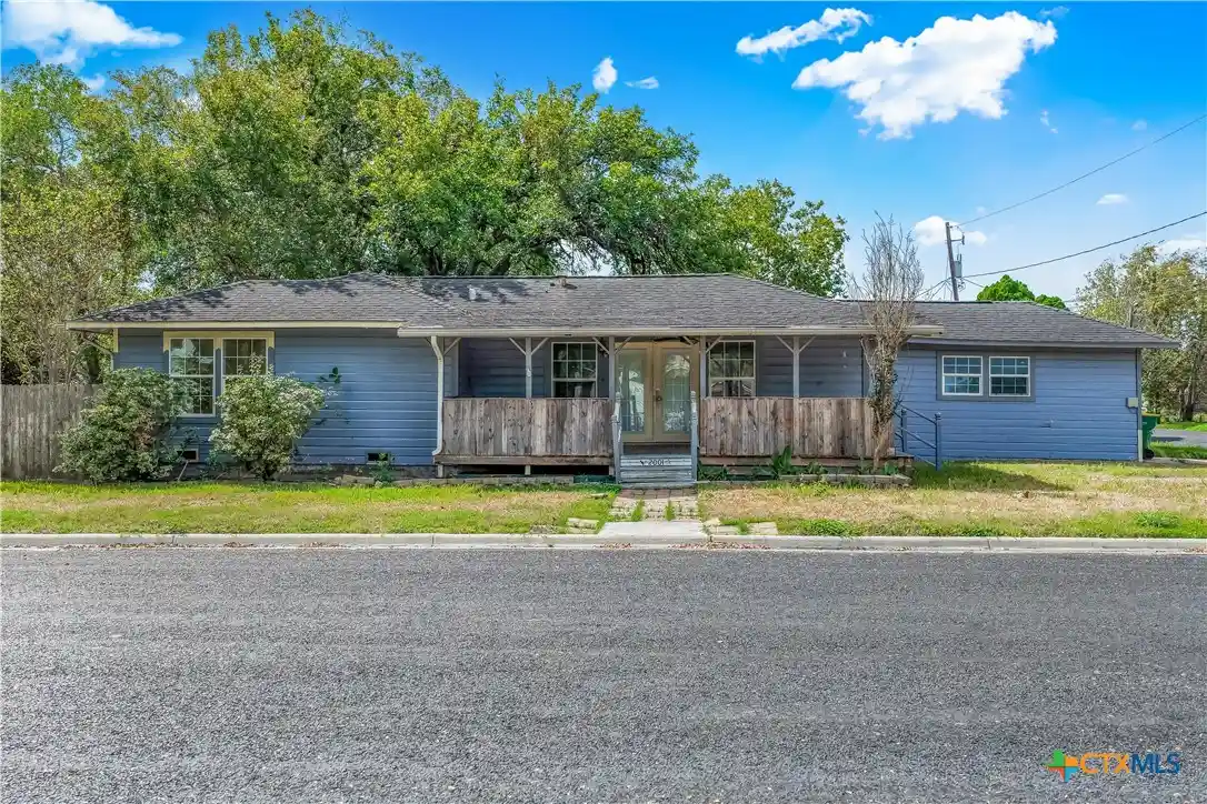 Photo 1 of Single family home for sale at 2001 E Forrest St, Victoria, TX 77901 | MLS# 627461 | Listing updated on 2026-10-14