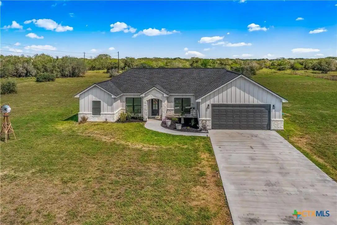Photo 1 of Single family home for sale at 1270 Bliss Dr, Victoria, TX 77904 | MLS# 627508 | Listing updated on 2026-10-13