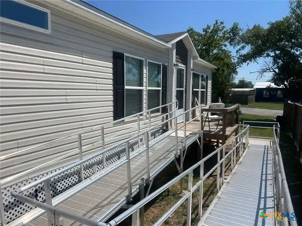 Photo 1 of Manufactured home for sale at 302 Antioch St, Yoakum, TX 77995 | MLS# 627323 | Listing updated on 2026-10-11