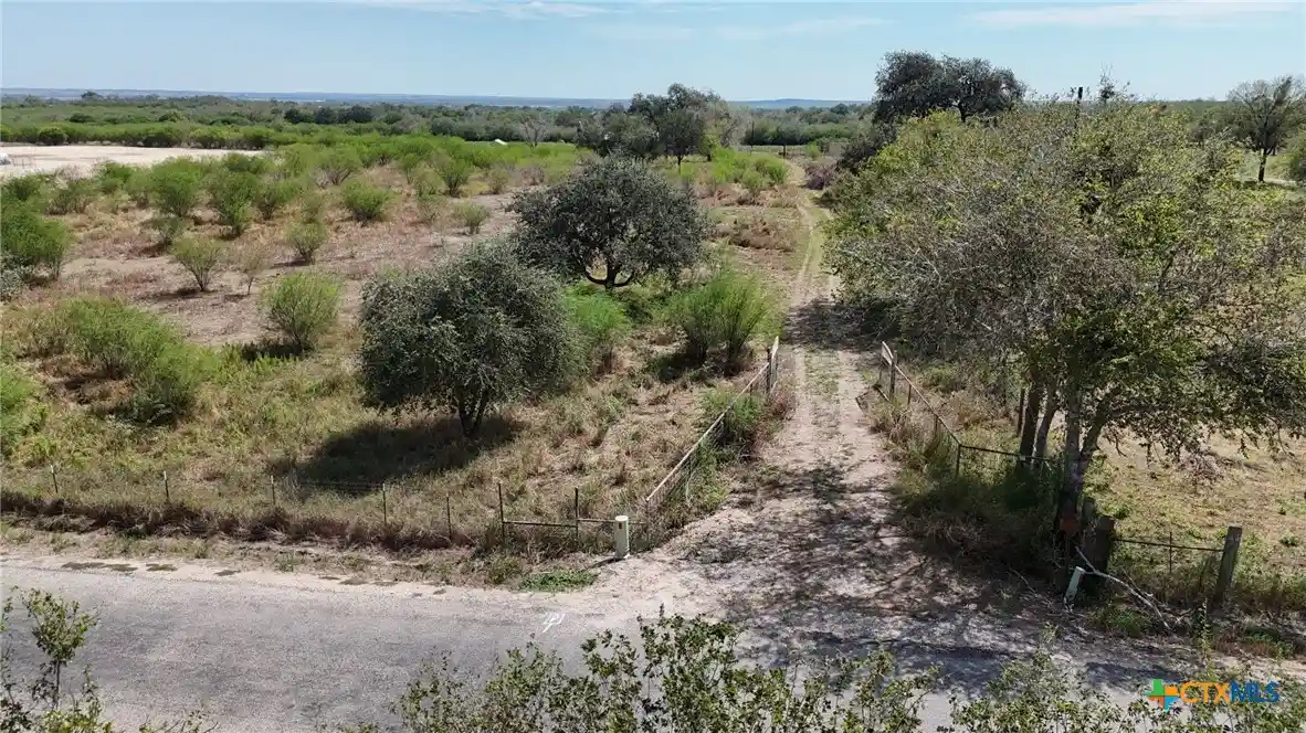 Land for sale at 4444 County Rd 343, Kenedy, TX 78119 | MLS# 627561