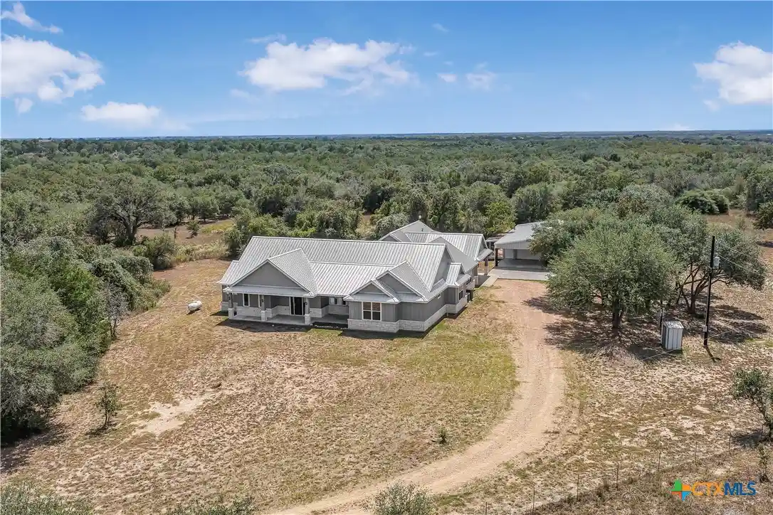 Photo 1 of Single family home for sale at 489 County Rd 383, Hallettsville, TX 77964 | MLS# 627709 | Listing updated on 2026-10-17