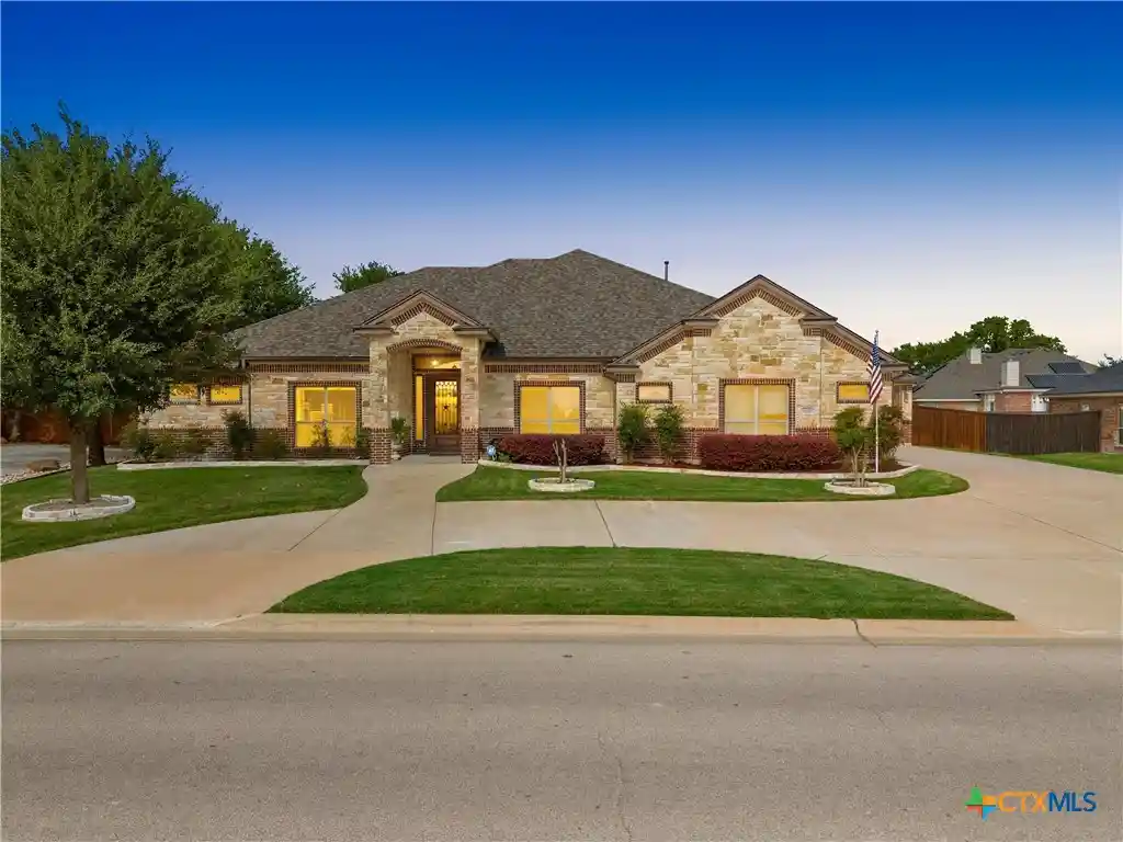 Single family home for sale at 6019 Bella Charca Pkwy, Nolanville, TX 76559 | MLS# 627989