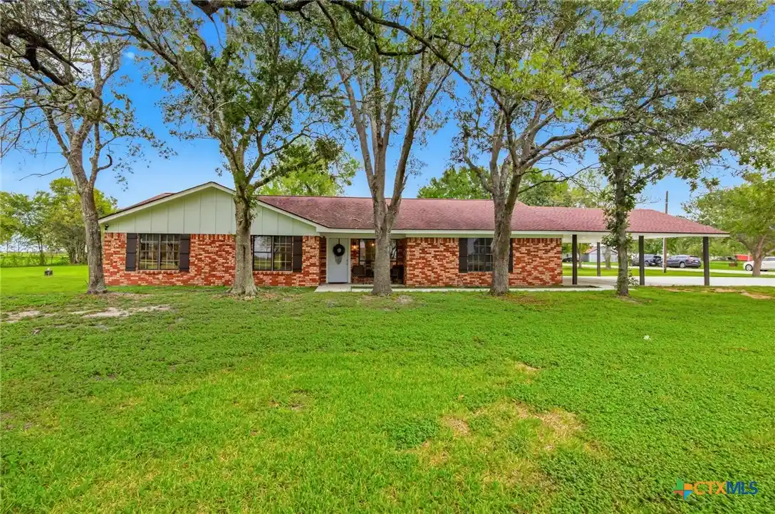 Photo 1 of Single family home for sale at 30 Sunrise Ln, Victoria, TX 77905 | MLS# 628330 | Listing updated on 2026-10-27