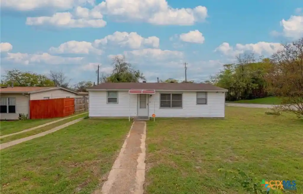 Single family home for sale at 824 Southside Dr, Killeen, TX 76541 | MLS# 628472