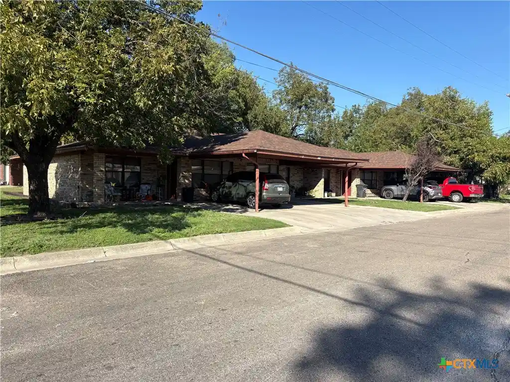Photo 1 of Multi family home for sale at 306 S Walnut St, Lampasas, TX 76550 | MLS# 628496 | Listing updated on 2026-10-24