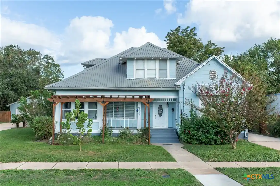 Single family home for sale at 717 Saint Lawrence St, Gonzales, TX 78629 | MLS# 627367