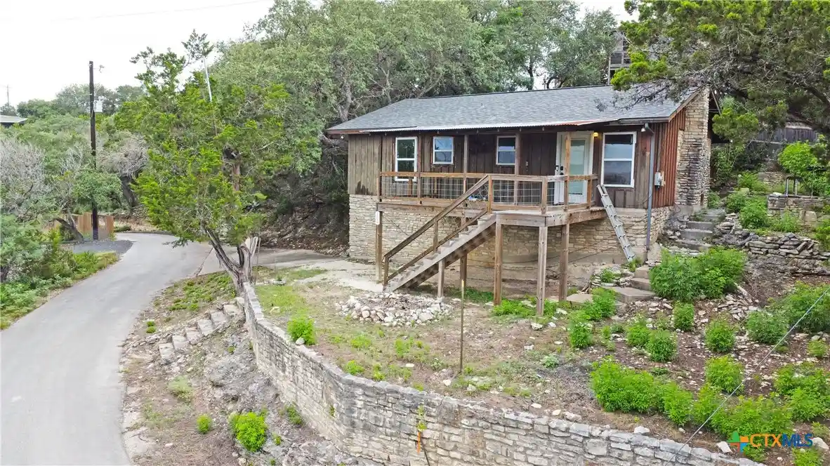 Photo 1 of Single family home for sale at 360 Wind Crst Dr, Canyon Lake, TX 78133 | MLS# 628568 | Listing updated on 2026-10-24