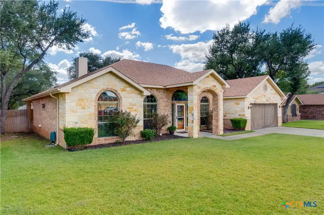 Single family home for sale at 6104 Siltstone Loop, Killeen, TX 76542 | MLS# 628644