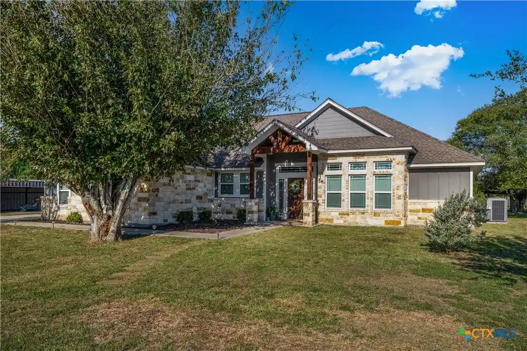 Photo 1 of Single family home for sale at 7440 Hanselman Rd, Victoria, TX 77905 | MLS# 628596 | Listing updated on 2026-10-27