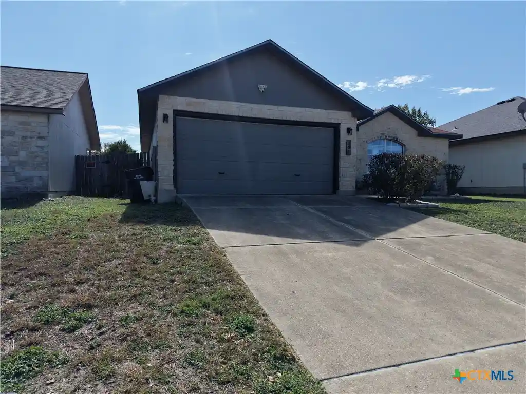 Photo 1 of Single family home for sale at 304 Moonstone Dr, Jarrell, TX 76537 | MLS# 628804 | Listing updated on 2026-10-28