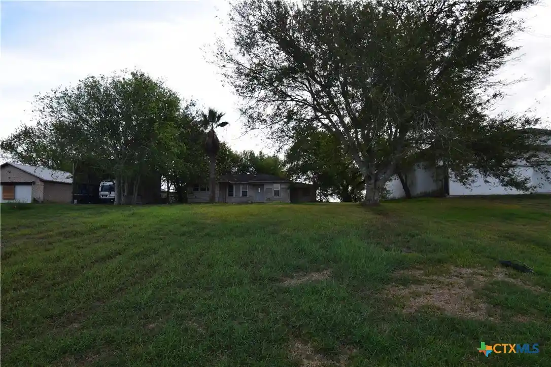 Photo 1 of Single family home for sale at 70 Fisher Rd, Port Lavaca, TX 77979 | MLS# 628848 | Listing updated on 2026-10-28