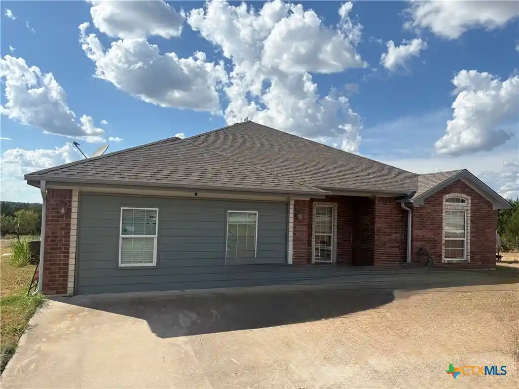 Photo 1 of Single family home for sale at 239 County Rd 3377, Kempner, TX 76539 | MLS# 628822 | Listing updated on 2026-10-29