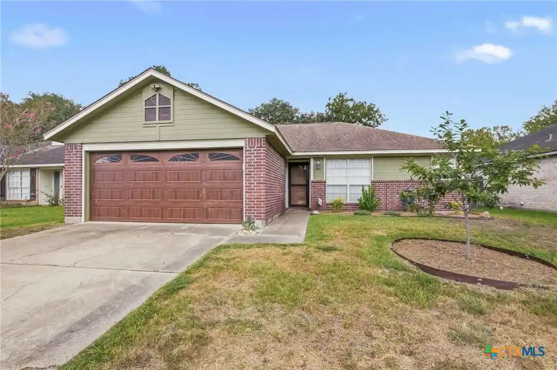 Single family home for sale at 119 Joyce Ln, Victoria, TX 77901 | MLS# 628886