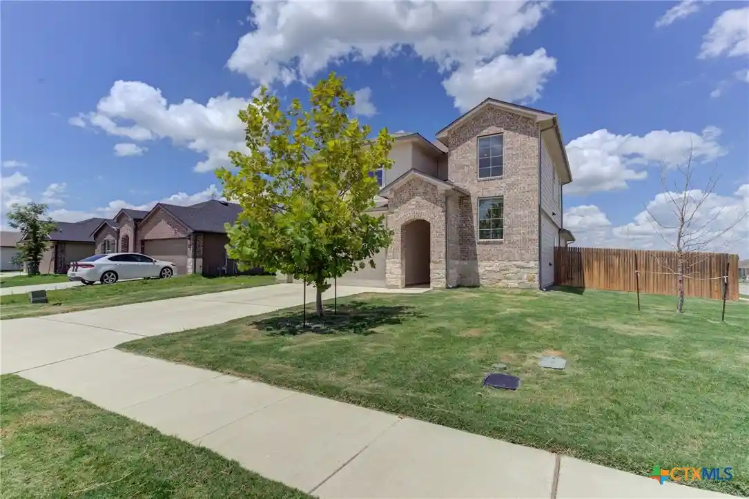 Photo 1 of Single family home for sale at 129 Moonrise Dr, San Marcos, TX 78666 | MLS# 628655 | Listing updated on 2026-10-29