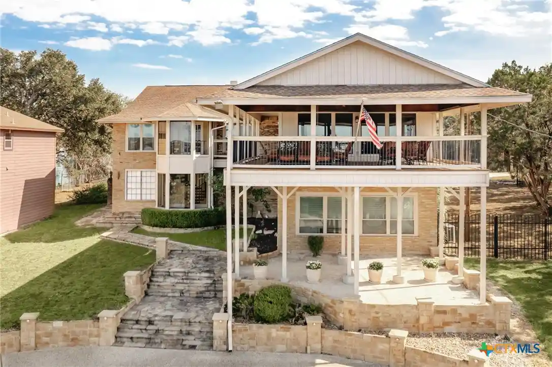 Photo 1 of Single family home for sale at 1464 Lakeside Dr, Canyon Lake, TX 78133 | MLS# 628609 | Listing updated on 2026-10-29