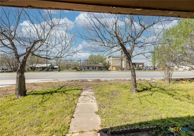 Homes for sale in Gonzales, TX | 1602 Water St, Gonzales, TX 78629 | MLS# 421427