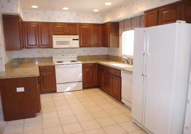 Apartment at 15050 N Thompson Peak Pkwy #2016, Scottsdale, AZ 85260 | MLS# 2879006 | | Sold on 2008-02-26