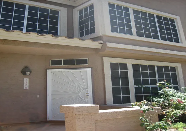 Townhouse at 2875 W Highland St #1200, Chandler, AZ 85224 | MLS# 4955058 | | Sold on 2013-07-25