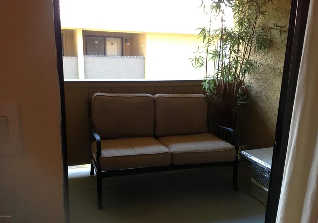 Apartment at 1402 E Guadalupe Rd #222, Tempe, AZ 85283 | MLS# 4988993 | | Sold on 2013-10-15