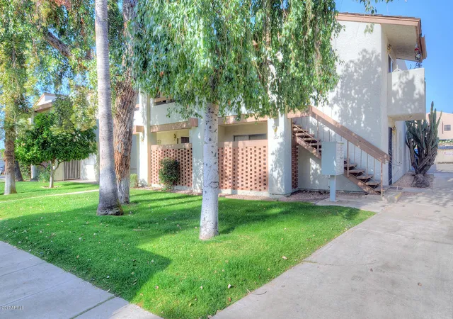 1st image of 8808 N 8Th St #102, Phoenix, AZ 85020 | MLS# 5590994