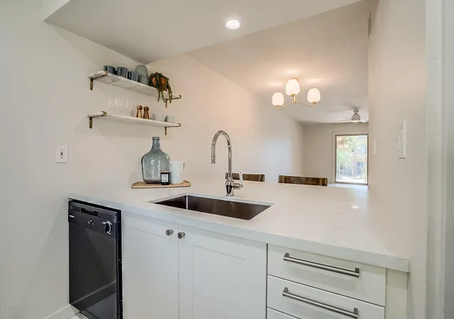 Apartment at 7436 E Chaparral Rd #B202, Scottsdale, AZ 85250 | MLS# 5965629 | | Sold on 2019-10-30