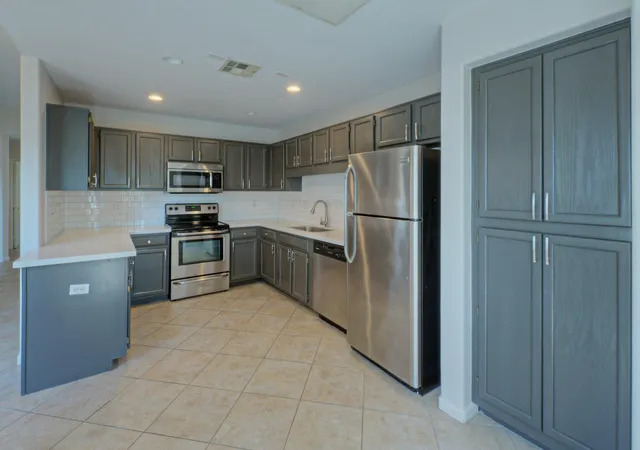 Apartment at 15050 N Thompson Peak Pkwy #2066, Scottsdale, AZ 85260 | MLS# 6070382 | | Sold on 2020-08-12