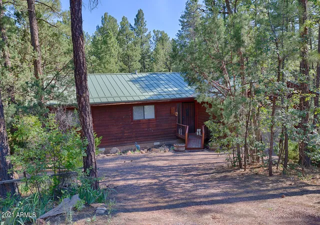 Single Family Residence at 923 Hidden Way, Show Low, AZ 85901 | MLS# 6285457 | | Sold on 2021-08-28