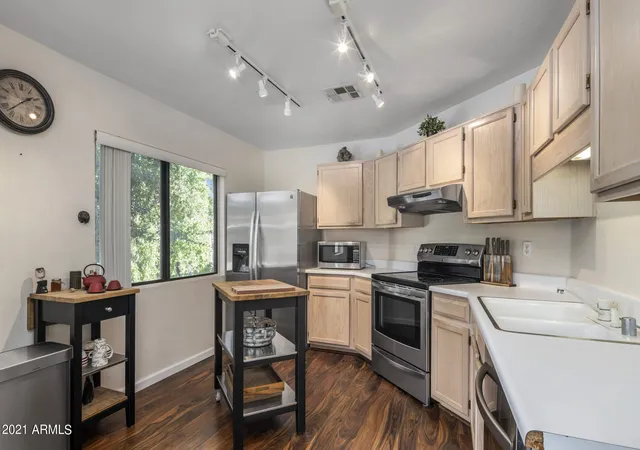 Apartment at 15050 N Thompson Peak Pkwy #2001, Scottsdale, AZ 85260 | MLS# 6320518 | | Sold on 2021-12-27