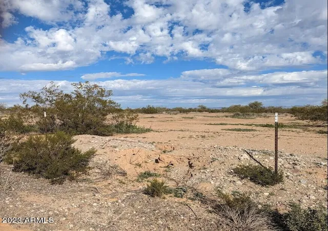 10th image of 18004 W Patrick Ln #2, Surprise, AZ 85387 | MLS# 6518257