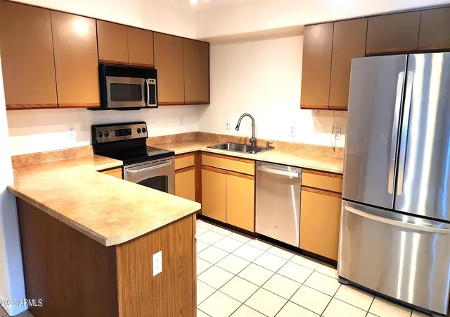 Townhouse at 2875 W Highland St #1107, Chandler, AZ 85224 | MLS# 6590811 | | Sold on 2023-09-12