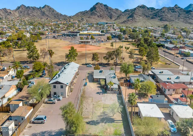 Photo 2 of Townhouse for sale at 8916 N 11 St, Phoenix, AZ 85020 | MLS# 6658575 | Listing updated on 2026-10-14