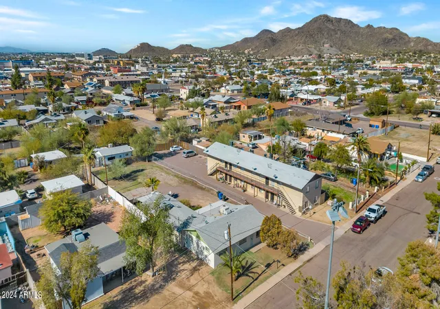 Photo 3 of Townhouse for sale at 8916 N 11 St, Phoenix, AZ 85020 | MLS# 6658575 | Listing updated on 2026-10-14