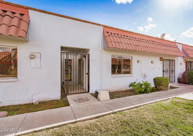 Photo 1 of Townhouse at 6812 N 35Th Ave #C, Phoenix, AZ 85017 | MLS# 6683801 | | Sold on 2024-04-25