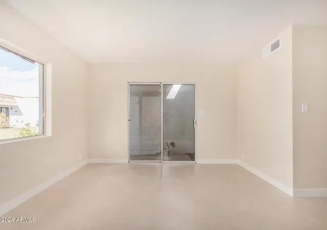 Photo 4 of Townhouse at 6812 N 35Th Ave #C, Phoenix, AZ 85017 | MLS# 6683801 | | Sold on 2024-04-25