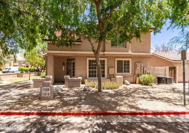 Photo 1 of Townhouse at 2875 W Highland St #1208, Chandler, AZ 85224 | MLS# 6724474 | | Sold on 2024-09-06