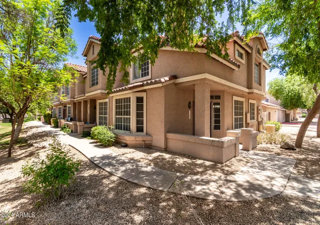 Photo 2 of Townhouse at 2875 W Highland St #1208, Chandler, AZ 85224 | MLS# 6724474 | | Sold on 2024-09-06