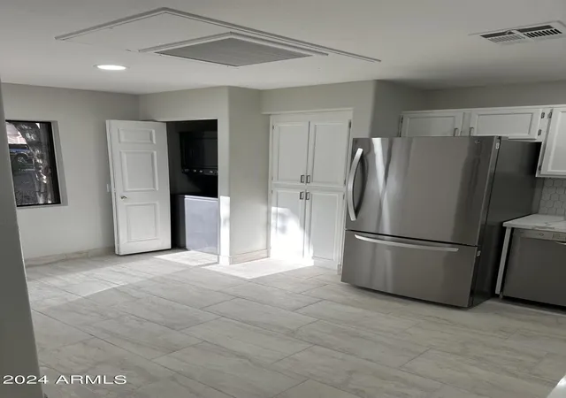 Photo 4 of Apartment at 15050 N Thompson Peak Pkwy #1052, Scottsdale, AZ 85260 | MLS# 6724322 | | Sold on 2024-07-31