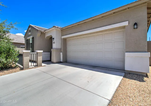 Photo 3 of Sale Pending at 19731 N Ben Ct, Maricopa, AZ 85138 | MLS# 6734815 | Listing updated on 2026-03-24