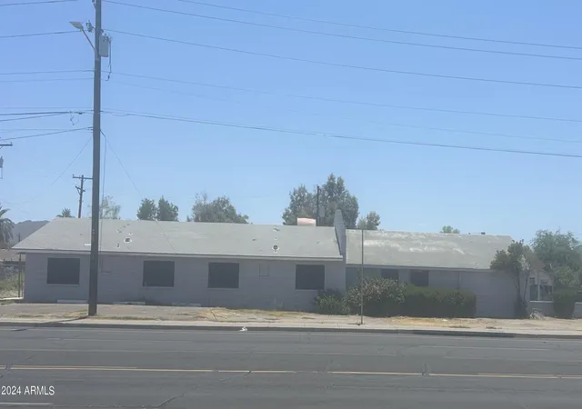 2nd image of 111 E Southern Ave, Phoenix, AZ 85040 | MLS# 6732075