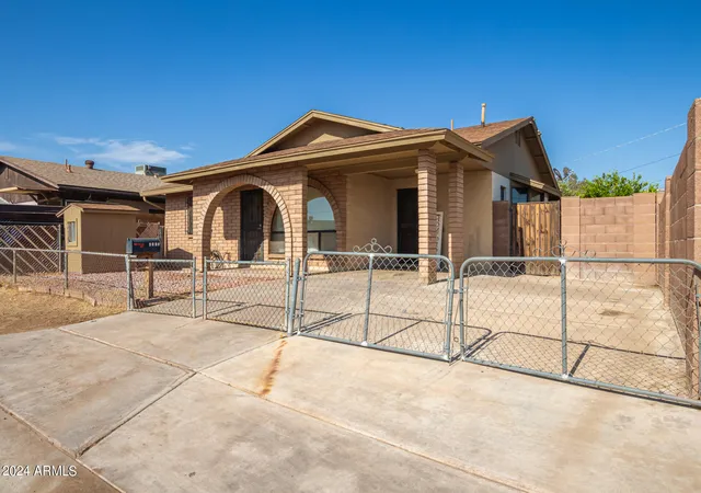 Photo 2 of Single family home for sale at 9641 N 13th Avenue, Phoenix, AZ 85021 | MLS# 7061178 | Listing updated on 2026-08-11
