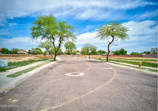 Photo 3 of Sale Pending at 811 N Poinciana Ct #10, Gilbert, AZ 85234 | MLS# 6743574 | Listing updated on 2026-03-21